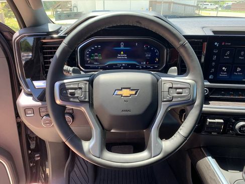 Used 2025 Chevrolet Silverado 1500 LTZ w/ LTZ Premium Package AWD/4WD image 28
