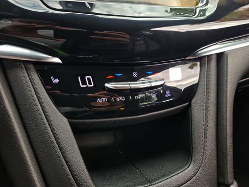 Used 2021 Cadillac XT6 Premium Luxury FWD image 26