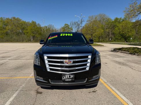 Used 2017 Cadillac Escalade Premium Luxury AWD/4WD image 3