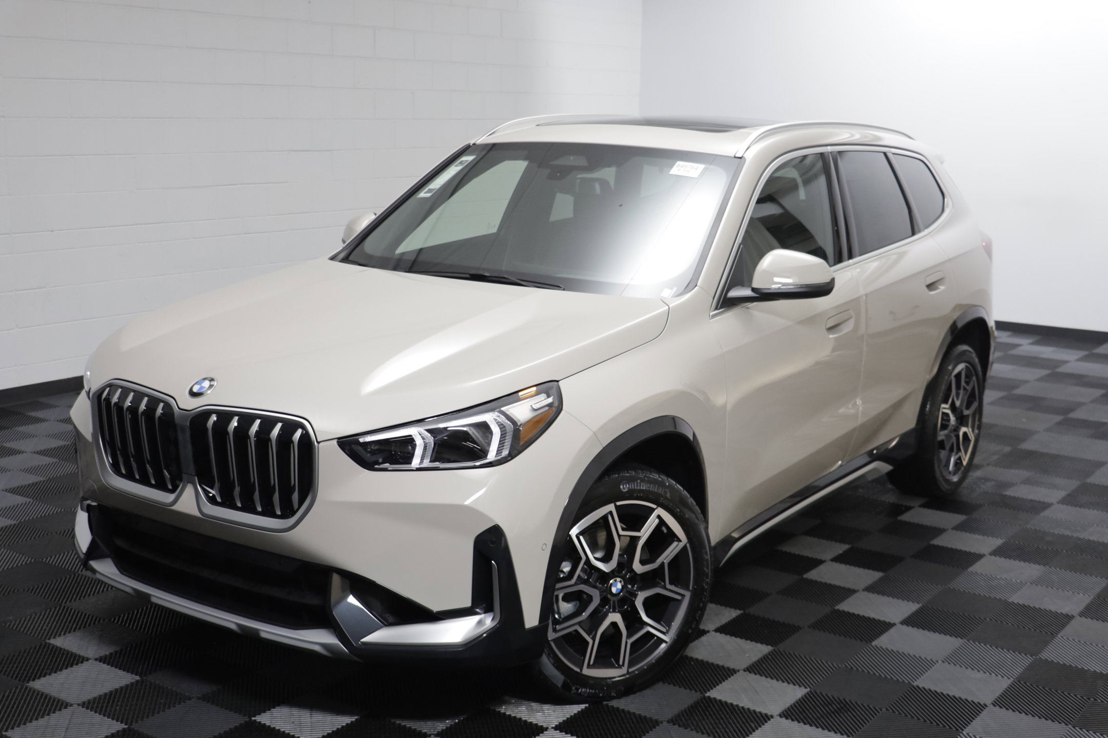 New 2027 BMW X1 xDrive28i AWD/4WD image 2