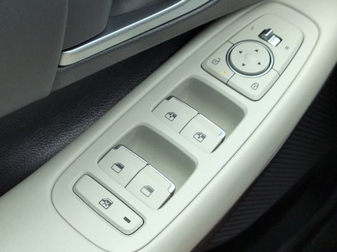 Used 2025 Hyundai Sonata SEL FWD image 30