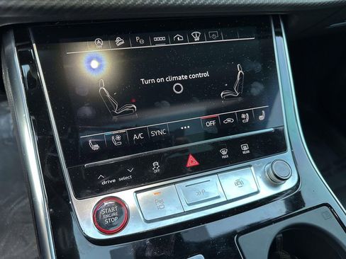 Used 2024 Audi RS Q8 AWD/4WD image 30