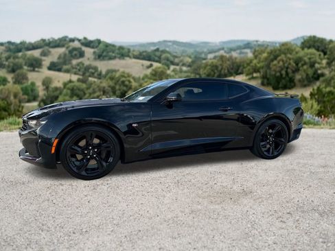 Used 2023 Chevrolet Camaro LT RWD image 4