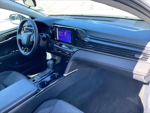 Used 2025 Toyota Camry SE FWD image 14