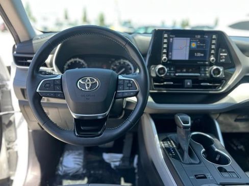 Used 2020 Toyota Highlander XLE FWD image 14