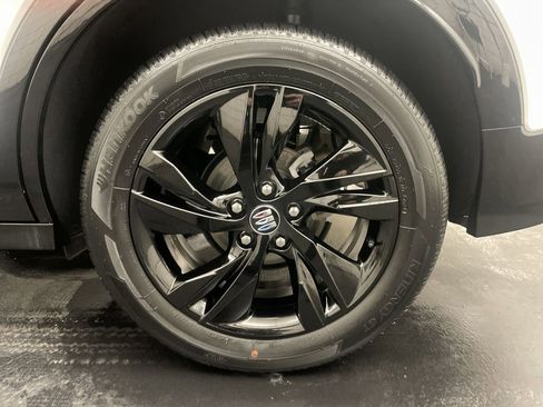 Certified 2024 Buick Encore GX Sport Touring image 25