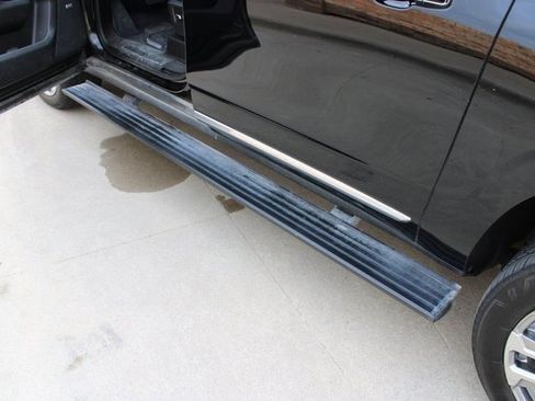 Used 2021 GMC Yukon XL Denali w/ Denali Premium Package image 34