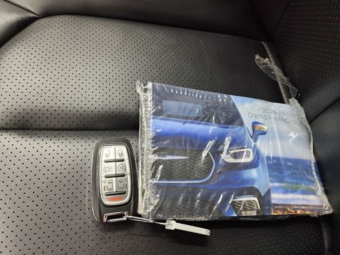 Used 2024 Chrysler Pacifica Touring-L image 57