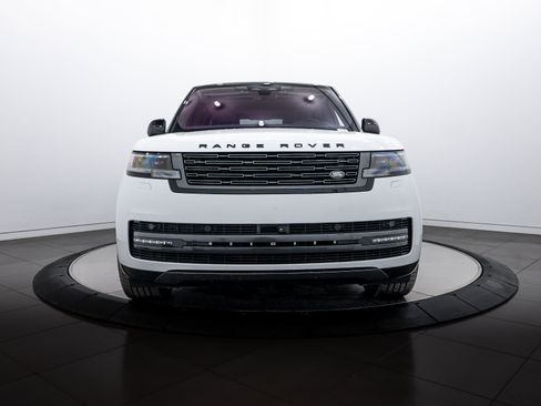 Used 2023 Land Rover Range Rover Long Wheelbase SE image 10
