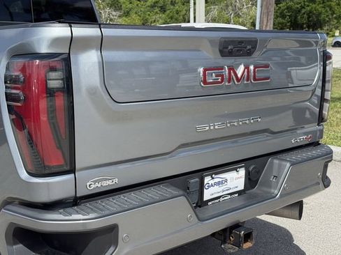 Used 2024 GMC Sierra 2500 AT4 w/ AT4 Premium Plus Package AWD/4WD image 11