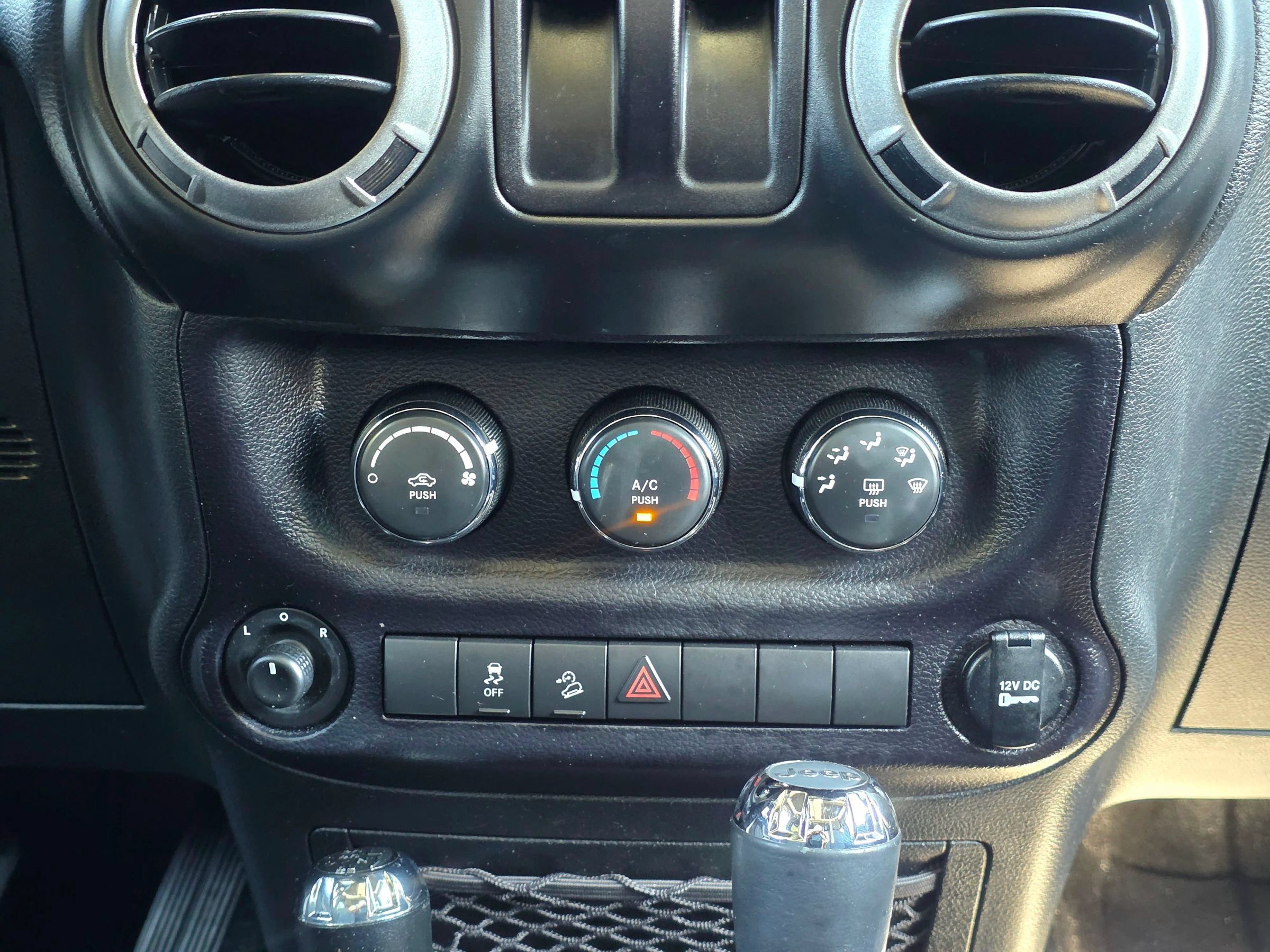 Used 2017 Jeep Wrangler Sport w/ Quick Order Package 24S AWD/4WD image 21