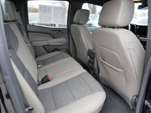 Used 2024 Chevrolet Colorado ZR2 image 19