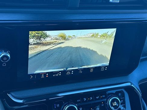 Used 2024 GMC Sierra 1500 AT4 w/ Technology Package AWD/4WD image 17