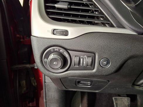 Used 2018 Jeep Cherokee Trailhawk w/ Quick Order Package 27L image 15