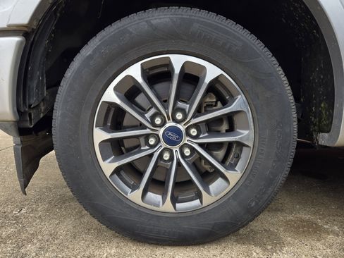 Used 2018 Ford F150 XLT w/ Equipment Group 302A Luxury RWD image 9