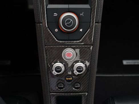 Used 2015 McLaren 650S Spider RWD image 33