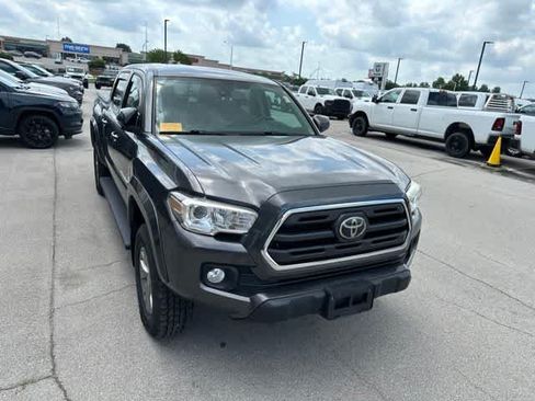 Used 2019 Toyota Tacoma SR5 AWD/4WD image 22