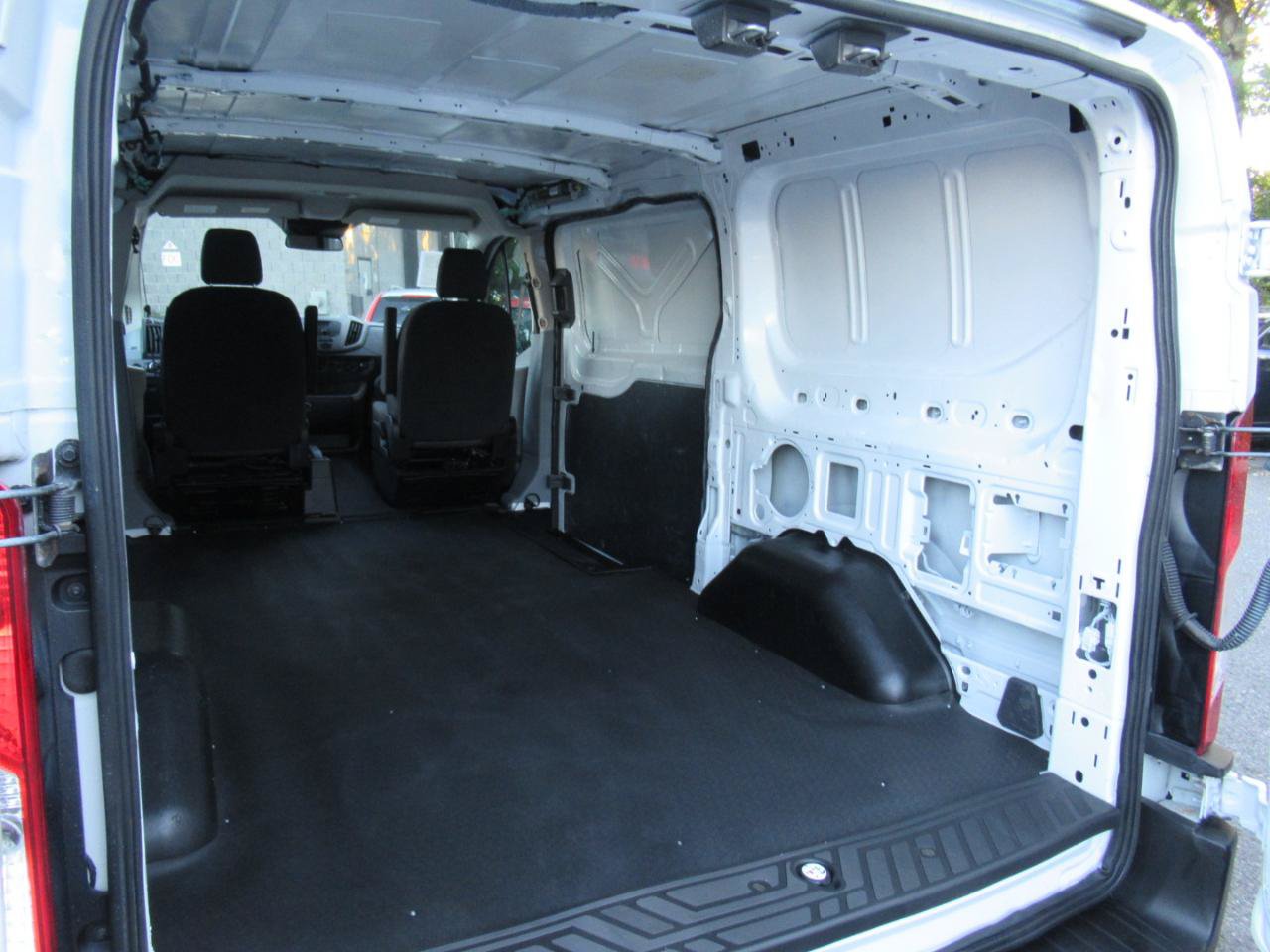 Used 2019 Ford Transit 150 130 Low Roof RWD image 14