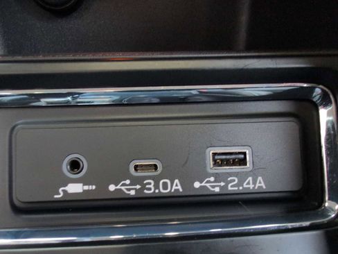 Used 2023 Subaru Ascent Limited image 30