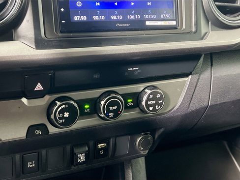 Used 2019 Toyota Tacoma SR5 RWD image 26