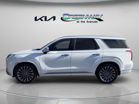 Used 2024 Hyundai Palisade Calligraphy image 2