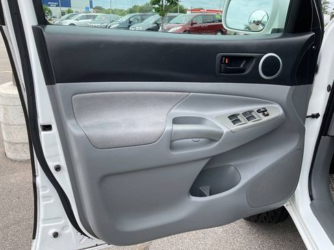 Used 2011 Toyota Tacoma PreRunner w/ TRD Sport Pkg RWD image 24