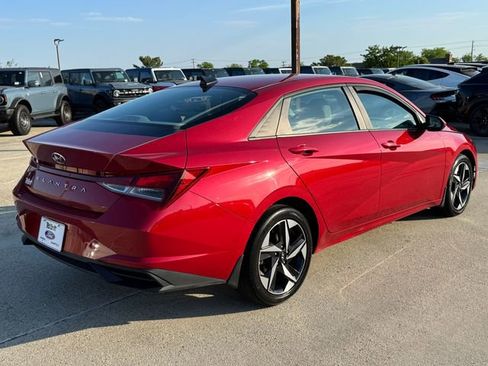 Used 2023 Hyundai Elantra SEL w/ Convenience Package FWD image 8