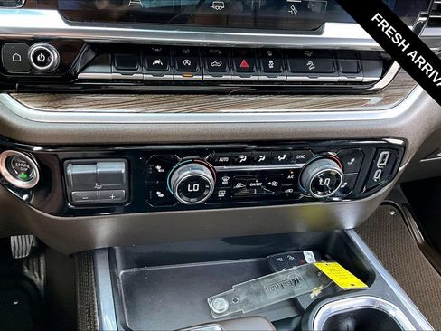 Used 2024 Chevrolet Silverado 1500 RST w/ Convenience Package II AWD/4WD image 17