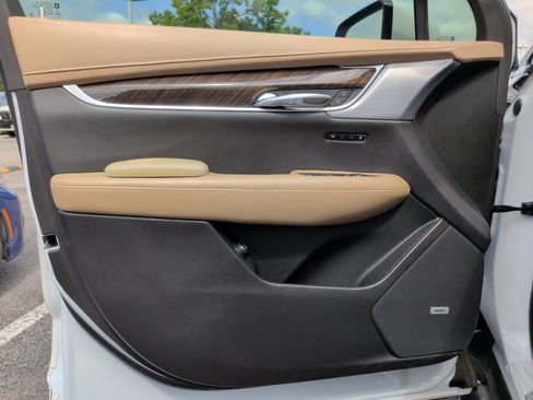 Used 2023 Cadillac XT6 Premium Luxury w/ Platinum Package FWD image 29