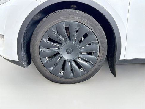 Used 2023 Tesla Model Y Long Range AWD/4WD image 16