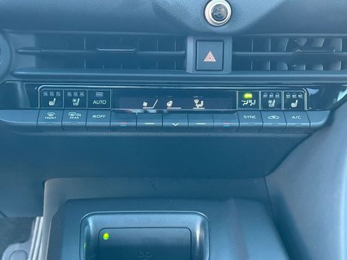 Used 2023 Toyota Crown Platinum image 21