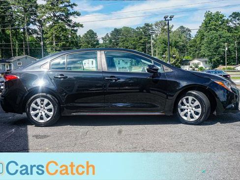 Used 2021 Toyota Corolla LE FWD image 2