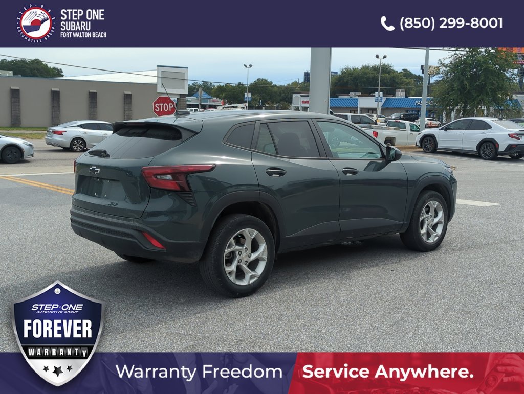 Used 2025 Chevrolet Trax LS w/ LS Convenience Package FWD image 6