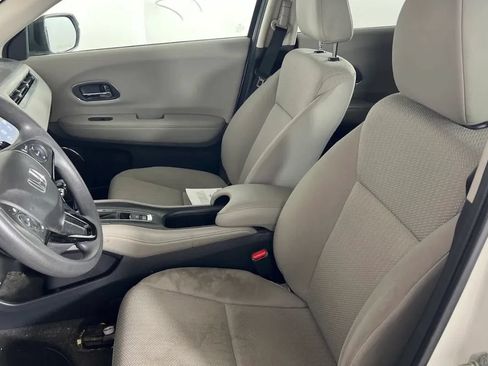 Used 2017 Honda HR-V EX image 5