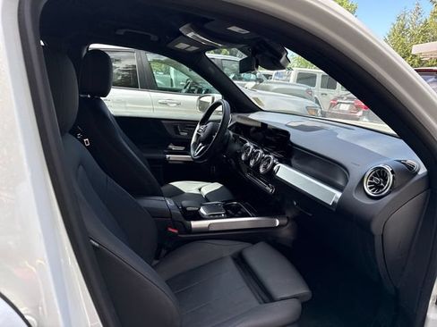 Used 2023 Mercedes-Benz EQB 300 4MATIC image 8