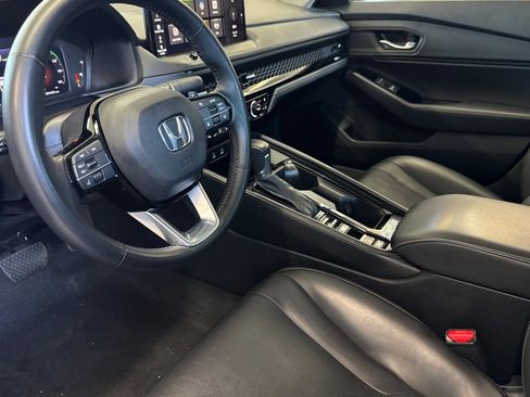 Used 2024 Honda Accord Touring image 10