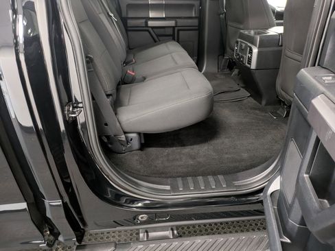 Used 2018 Ford F150 XLT w/ Equipment Group 302A Luxury AWD/4WD image 27