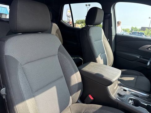 Used 2023 Chevrolet Traverse LT w/ Rear Camera Mirror Package AWD/4WD image 35