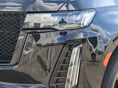 Used 2023 Cadillac Escalade V AWD/4WD image 28