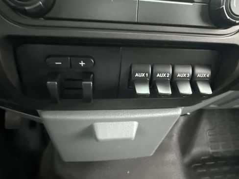 Used 2016 Ford F550 2WD Regular Cab Super Duty image 29