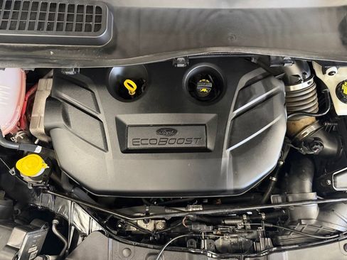 Used 2018 Ford Escape Titanium w/ Ford Safe & Smart Package AWD/4WD image 9