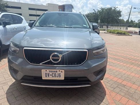 Used 2022 Volvo XC40 T5 Momentum AWD/4WD image 3