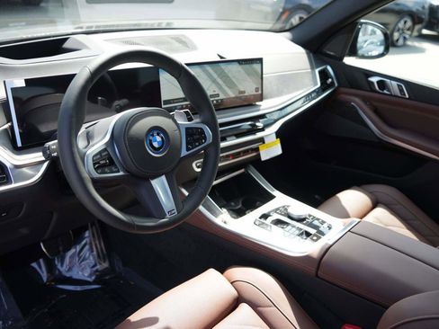 New 2026 BMW X5 xDrive50e image 13