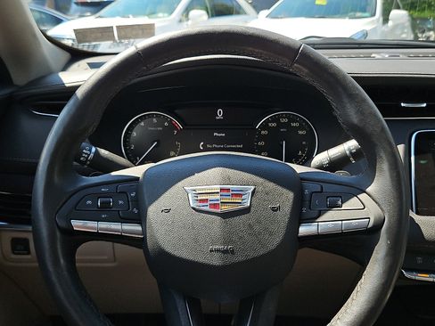 Certified 2023 Cadillac XT4 Luxury w/ Cold Weather Package AWD/4WD image 19