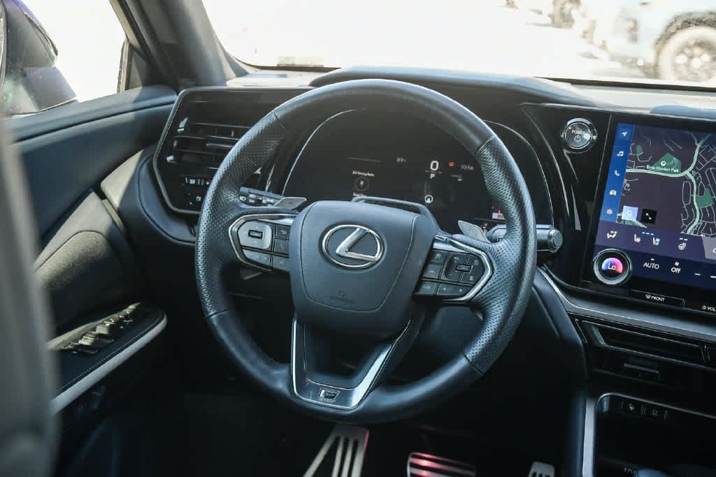 Used 2025 Lexus TX 500h AWD w/ Technology Package image 15