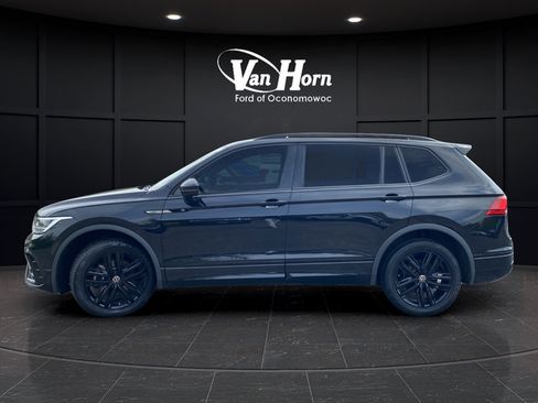 Used 2022 Volkswagen Tiguan SE R-Line AWD/4WD image 4