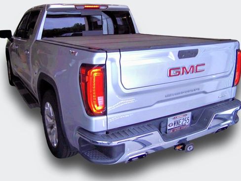 Used 2020 GMC Sierra 1500 SLT w/ SLT Premium Plus Package AWD/4WD image 4