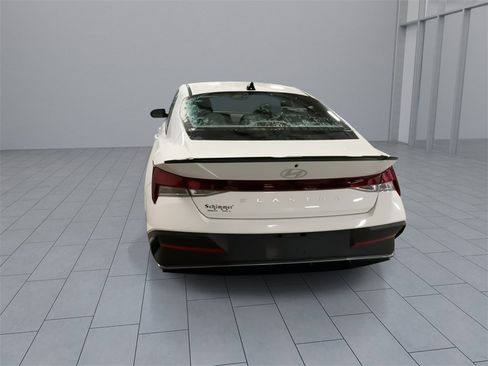 Certified 2025 Hyundai Elantra Sport image 7