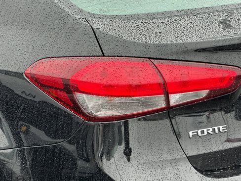 Used 2017 Kia Forte LX image 24