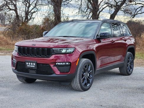 New 2025 Jeep Grand Cherokee Limited image 2